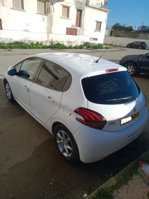 Peugeot 208 2016 Active Facelift