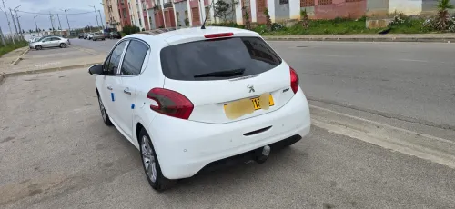 Peugeot 208 2015 Allure