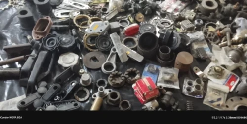 Lot des pièces détachées poids lourds