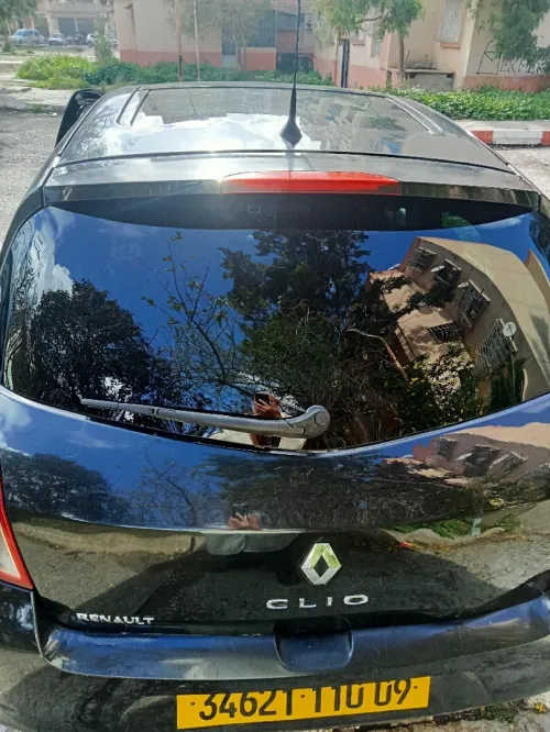 Renault Clio 3 2010 Night and day