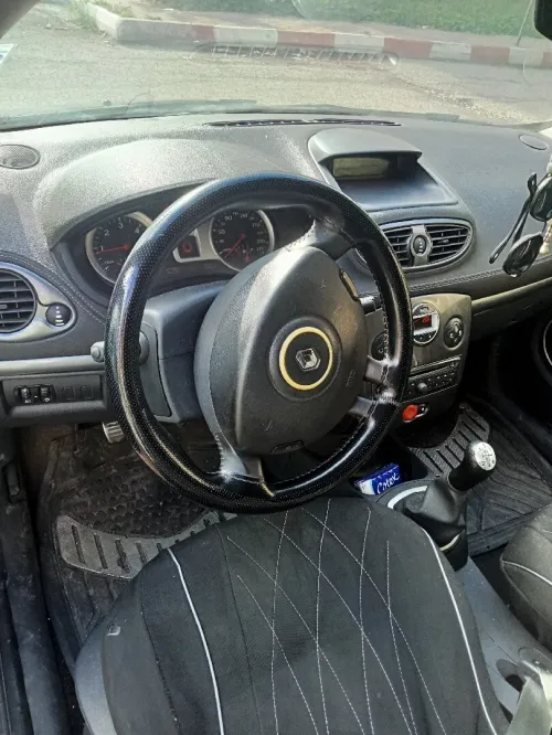 Renault Clio 3 2010 Night and day
