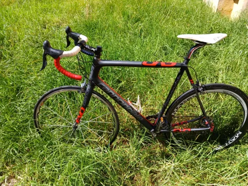 Vélo de route carbone American