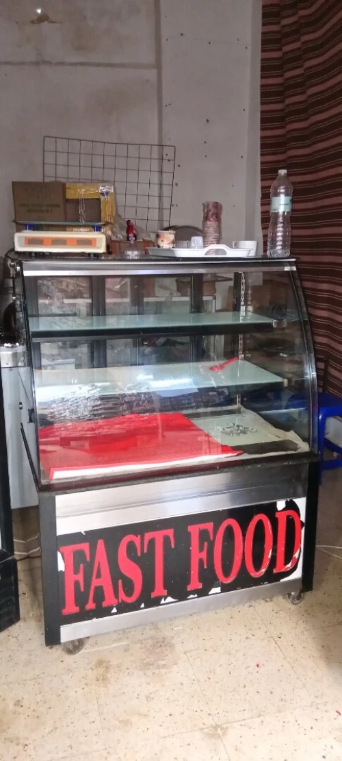 Frigo et presentoire