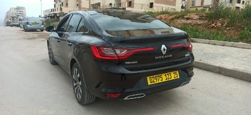 Renault Megane 4  2023 Itens