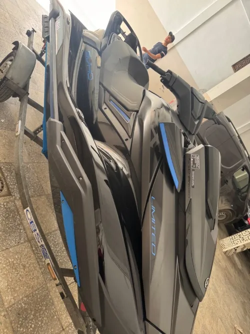 Jet ski