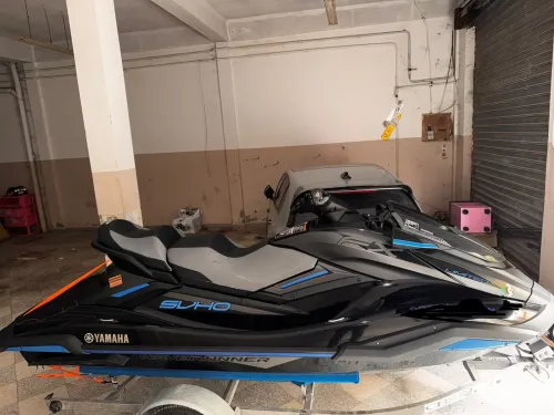 Jet ski