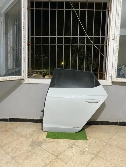 Portes cotes chauffeur cupra + malle blanc nacré 