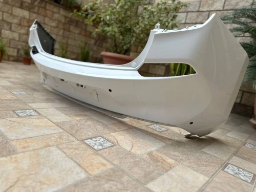 Pare choc Hyundai i30 blanc dorigine 00 sbigha