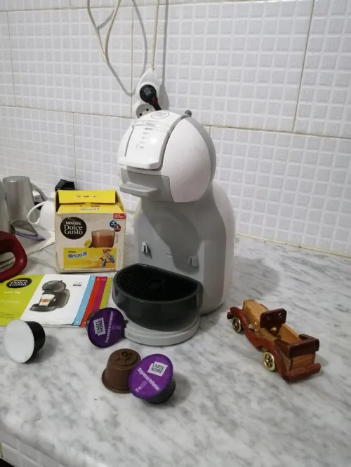 Machine à café dolce gusto mini me comme neuf
