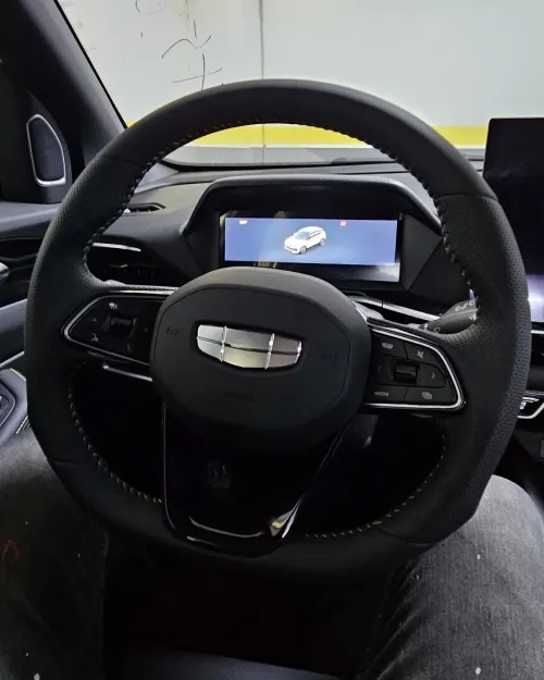 Geely Coolray 2025 