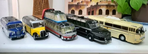 Bus miniature 