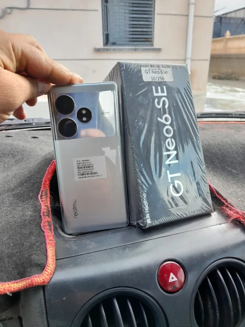 Realme Gt neo 6 se
