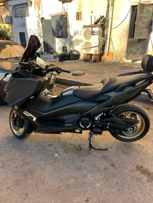 Yamaha T-Max 560 techmax 