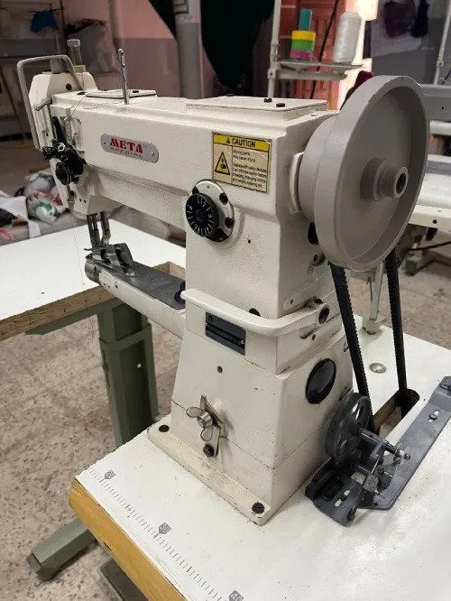 Machine bordeuse