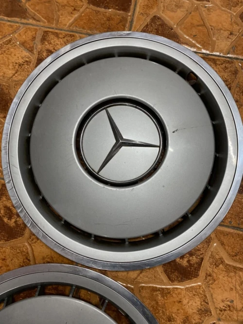 Enjoliveur cache roue Mercedes w124