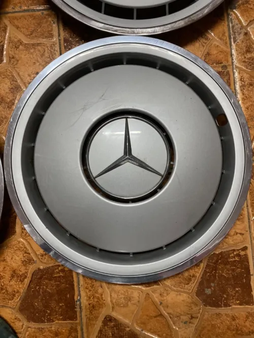 Enjoliveur cache roue Mercedes w124