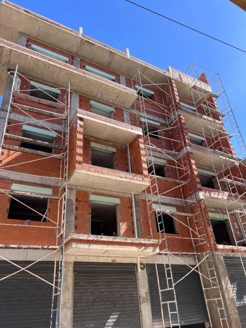 Application Monocouche - Façade Moderne & Professionnelle