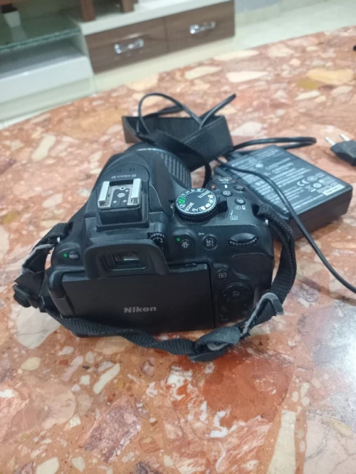 Vend appareil photo Nikon D5200