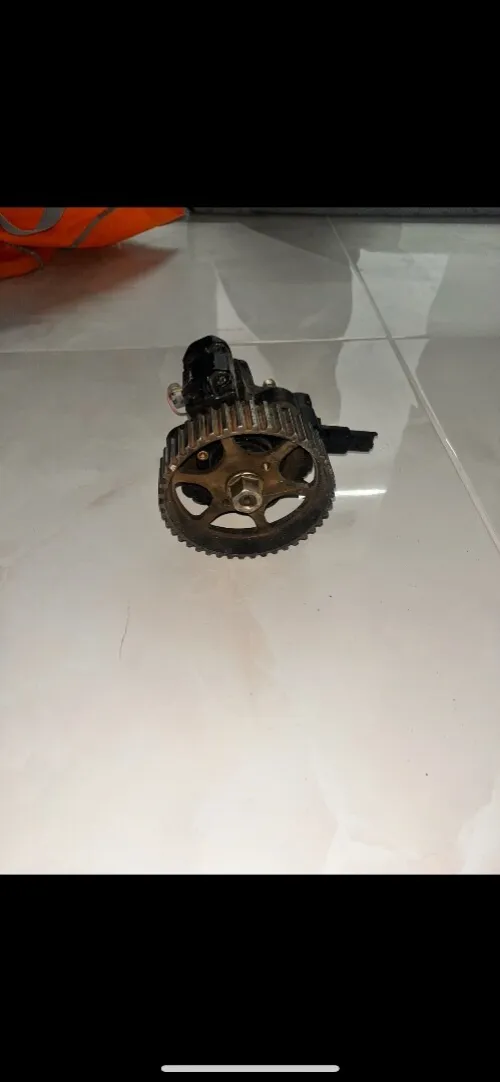 Pompe à injection Peugeot 1,6 hdi