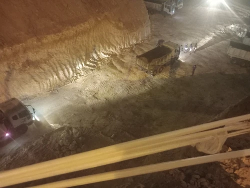 Tuf (remblais) et transport des matériaux de construction 