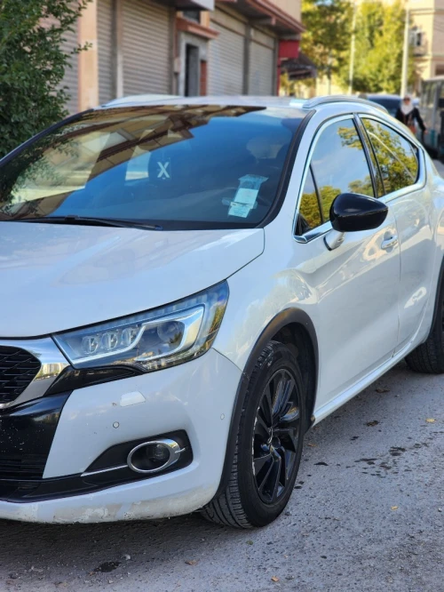 DS DS4 2016 So Chic Crossback