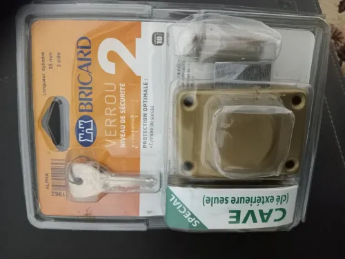 Une serrure de porte française