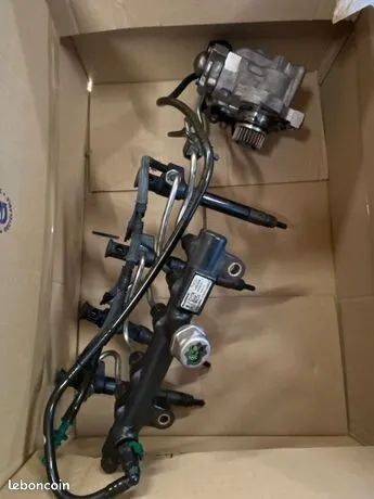 Pompe hp injecteur rompe pompe a vide papillon thermostat 1.6 hdi peugeot