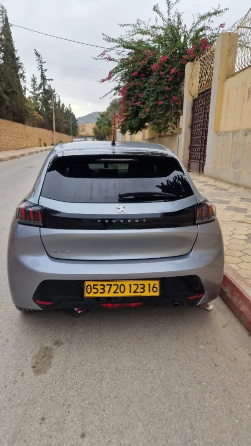 Peugeot 208 2023 Allure Pack
