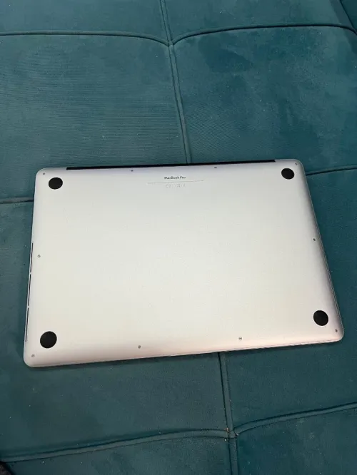 MacBook Pro 15 mid 15 i7 16GB 512 ssd Etat 10/10