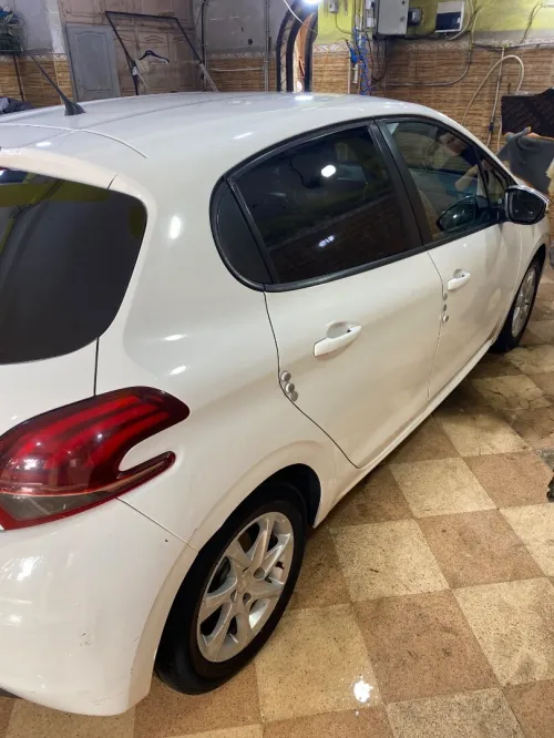 Peugeot 208 2015 Access Facelift