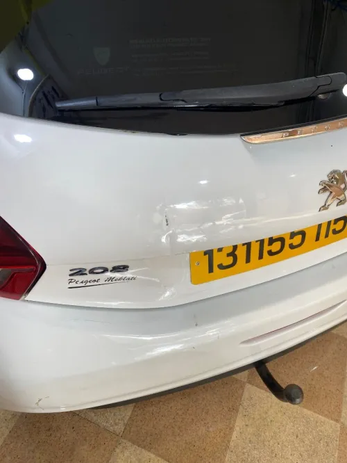 Peugeot 208 2015 Access Facelift