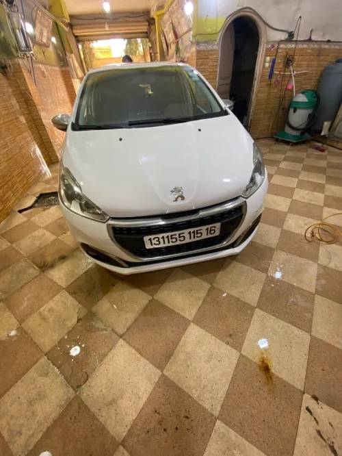 Peugeot 208 2015 Access Facelift