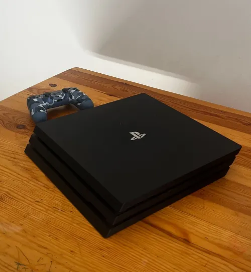 PLAYSTATION 4 PRO 1TO FLACHER AVEC CD VERSION ACTUELLE 12.02 AVEC 17 JEUX PRODUITS EUROPÉEN (SUÉDE)