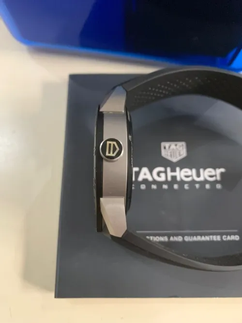 Montre TAG HEURE connected modular 45 sans boucle de fermeture