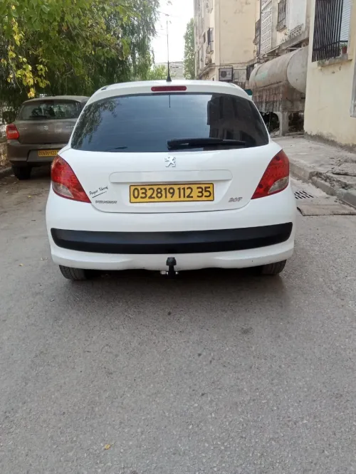 Peugeot 207 2012 Fennec