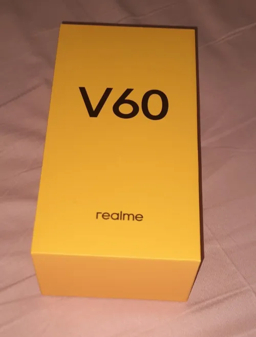 Realme V60