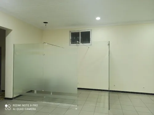Vitrine et séparation en verre trempé 