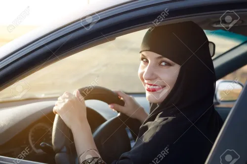 Taxi chauffeur femme 