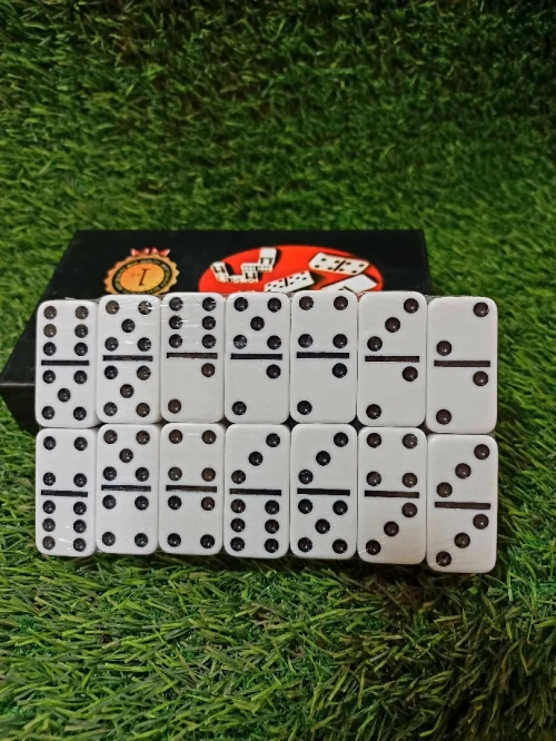 Dominos