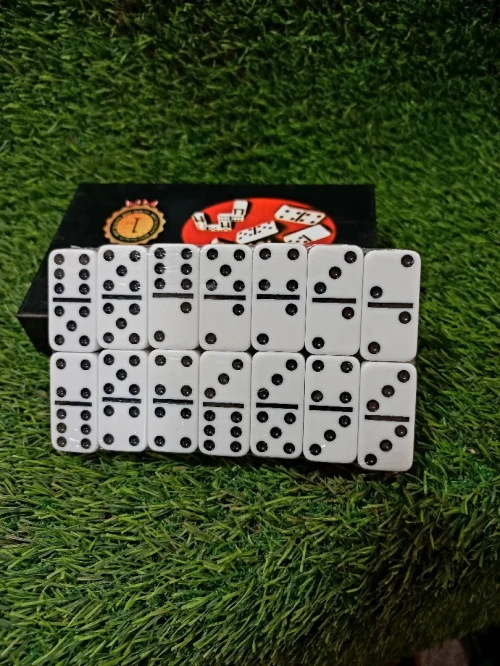 Dominos