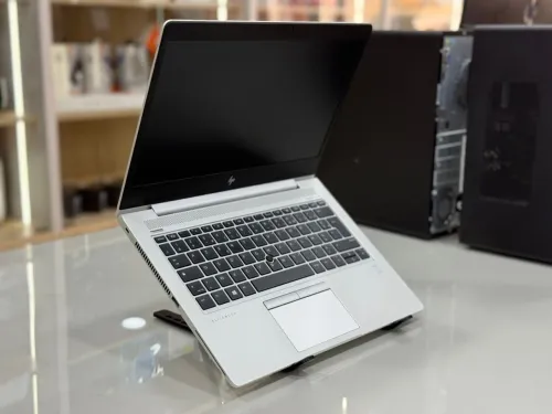 LAPTOP HP ELITEBOOK 735 G5  RYZEN 3 PRO2300U/8G/256SSD/13.3''/ WIN10 ETAT 10/10