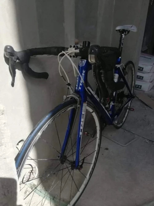 Vélo course trak carbone 
