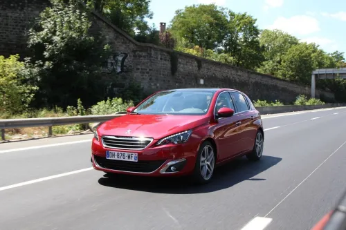 Peugeot 308 2021 road trip