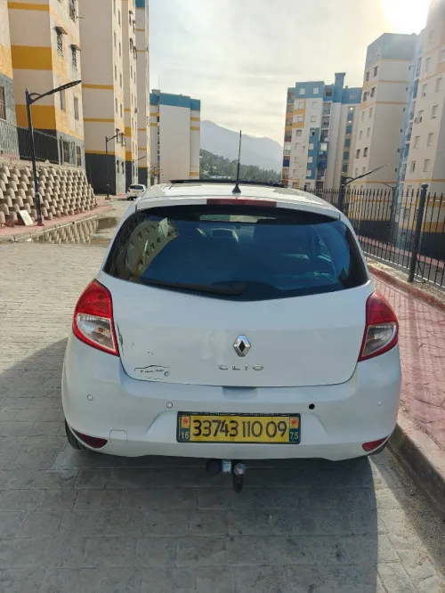 Renault Clio 3 2010 Night and day