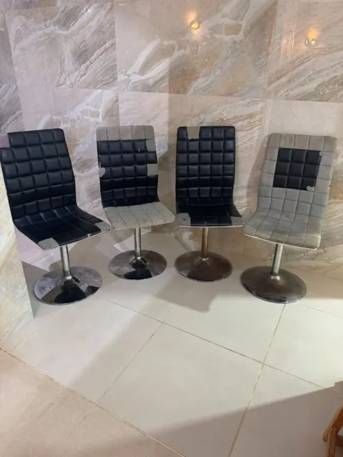 Chaises a pied rotatif