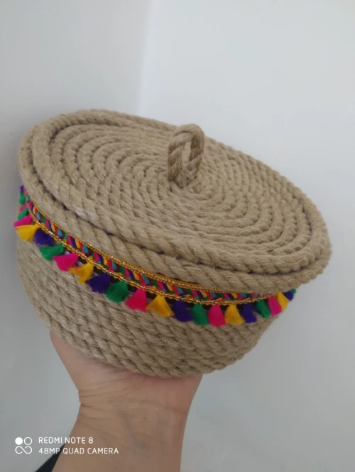 boîte avec couvercle