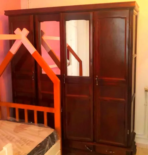 armoire 4 portes bon etat