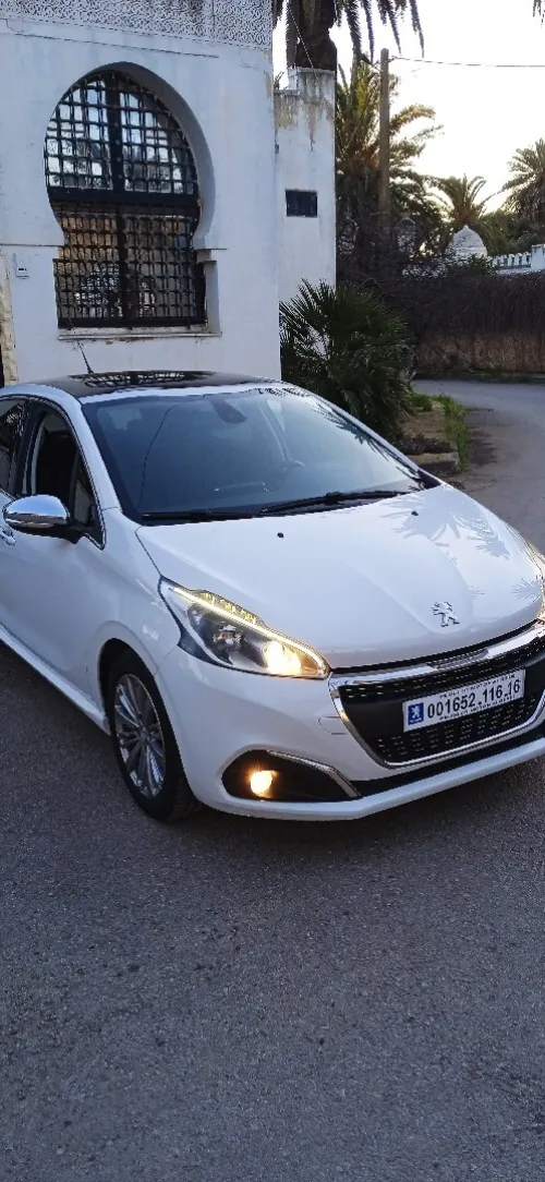Peugeot 208 2016 Allure Facelift