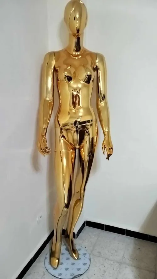Je vend une mannequin femme