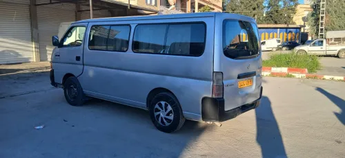 Nissan Urvan 2009